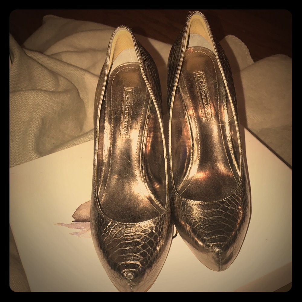 Size 8 1/2 BCBG Pumps